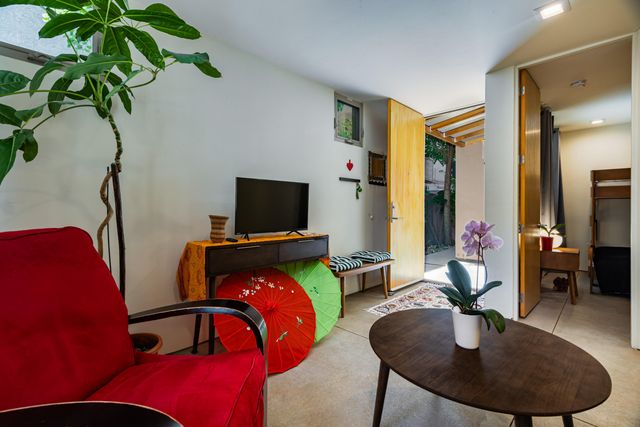 1203 Iron Avenue SW APT 2, Albuquerque, NM 87102