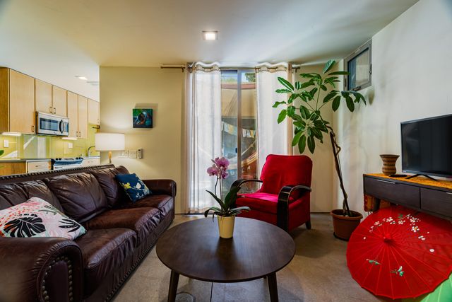 1203 Iron Avenue SW APT 2, Albuquerque, NM 87102