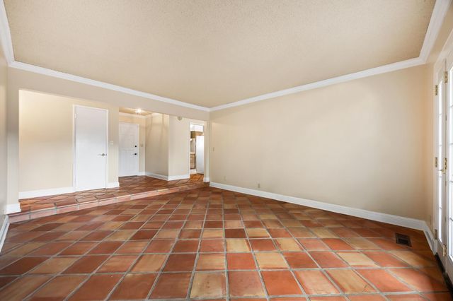 6725 N Baird Avenue, Fresno, CA 93710