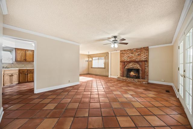 6725 N Baird Avenue, Fresno, CA 93710