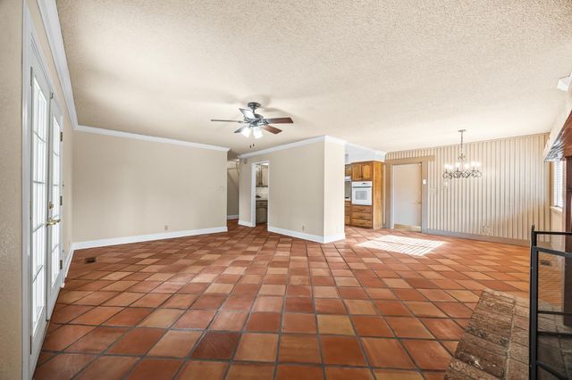 6725 N Baird Avenue, Fresno, CA 93710