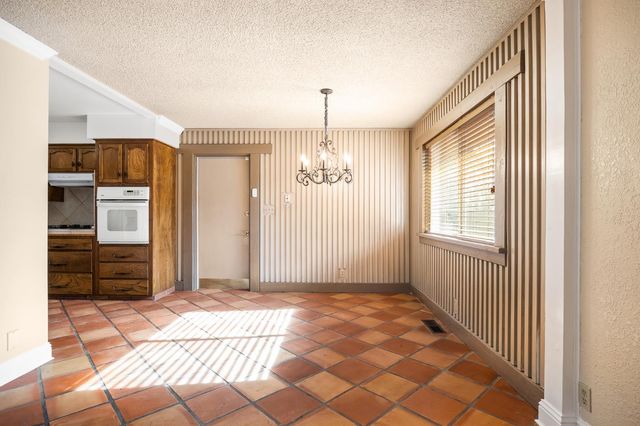 6725 N Baird Avenue, Fresno, CA 93710