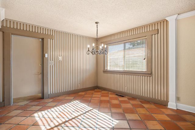 6725 N Baird Avenue, Fresno, CA 93710