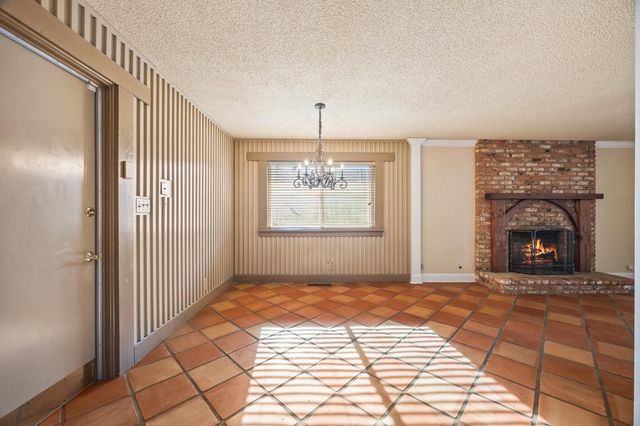 6725 N Baird Avenue, Fresno, CA 93710