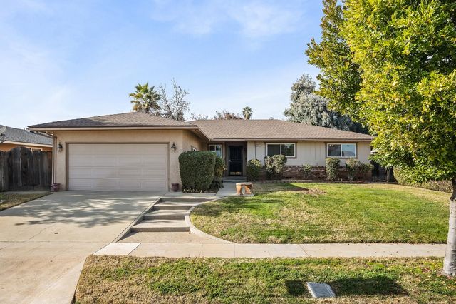 6725 N Baird Avenue, Fresno, CA 93710