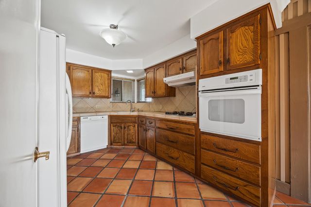 6725 N Baird Avenue, Fresno, CA 93710