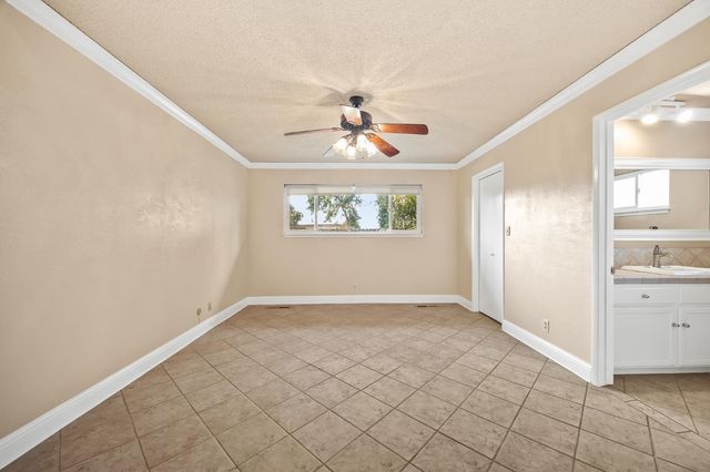 6725 N Baird Avenue, Fresno, CA 93710