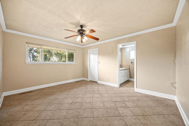 6725 N Baird Avenue, Fresno, CA 93710