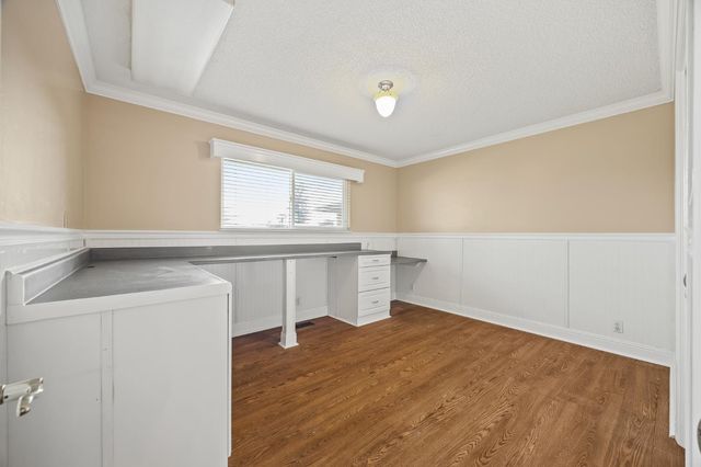 6725 N Baird Avenue, Fresno, CA 93710