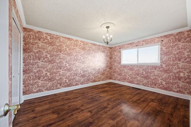 6725 N Baird Avenue, Fresno, CA 93710