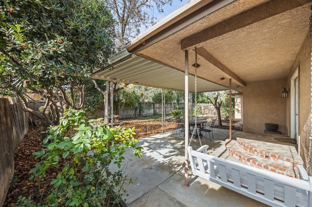 6725 N Baird Avenue, Fresno, CA 93710