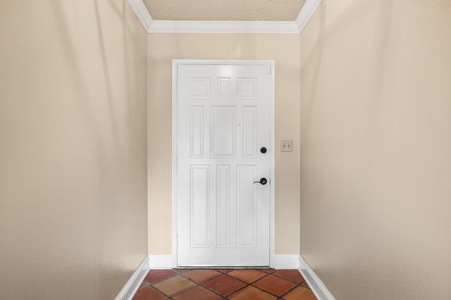 6725 N Baird Avenue, Fresno, CA 93710