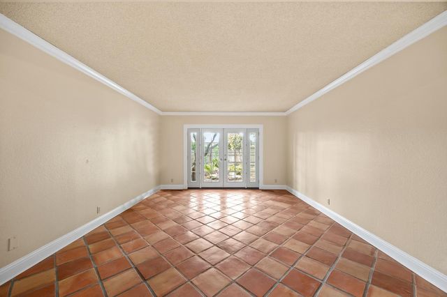 6725 N Baird Avenue, Fresno, CA 93710