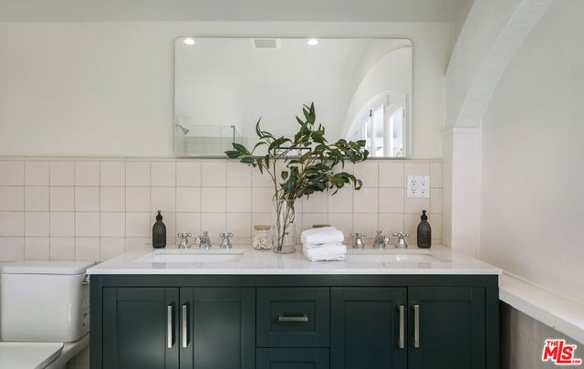 1926 N Wilton Place, Los Angeles, CA 90068