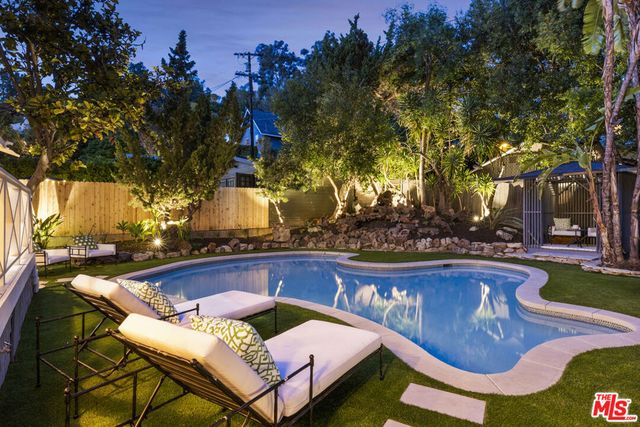 1926 N Wilton Place, Los Angeles, CA 90068