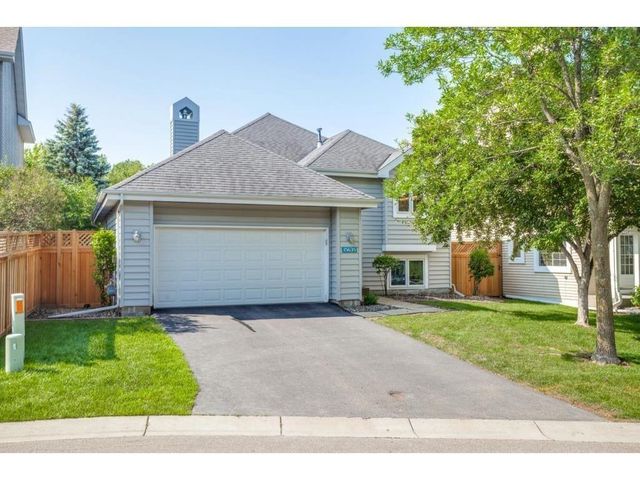 15635 17th Avenue N, Plymouth, MN 55447