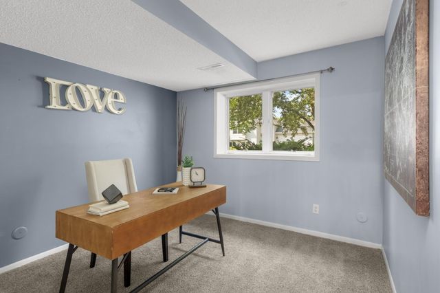 15635 17th Avenue N, Plymouth, MN 55447
