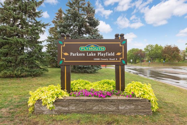 15635 17th Avenue N, Plymouth, MN 55447