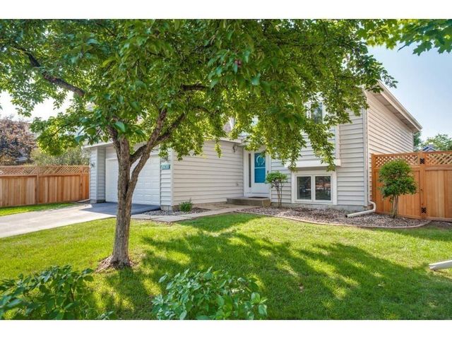 15635 17th Avenue N, Plymouth, MN 55447