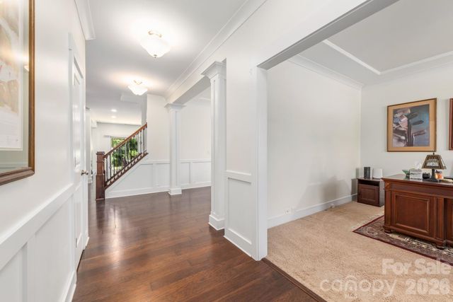 10020 Michael Crossing Drive, Charlotte, NC 28213