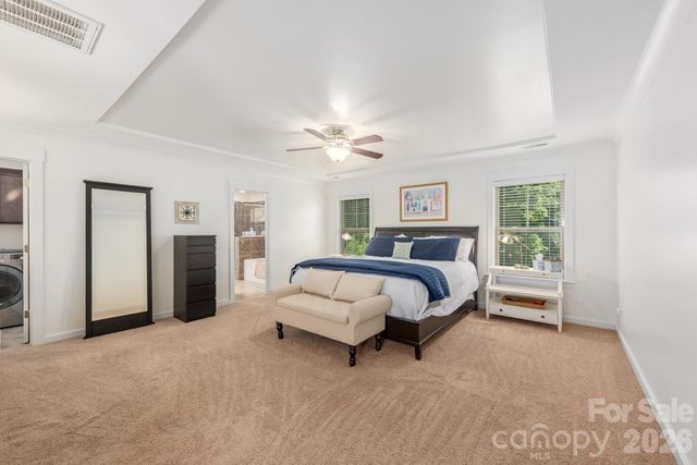 10020 Michael Crossing Drive, Charlotte, NC 28213