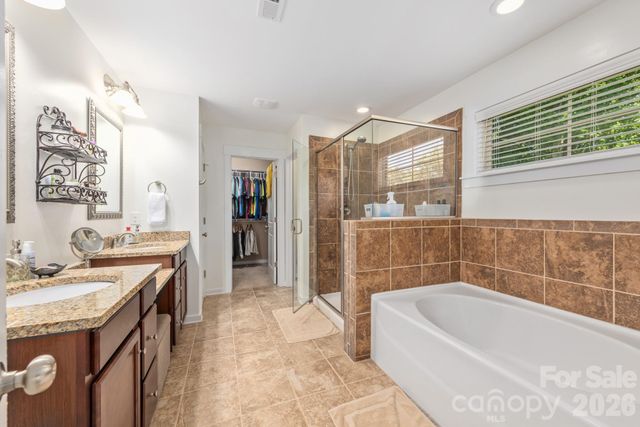 10020 Michael Crossing Drive, Charlotte, NC 28213