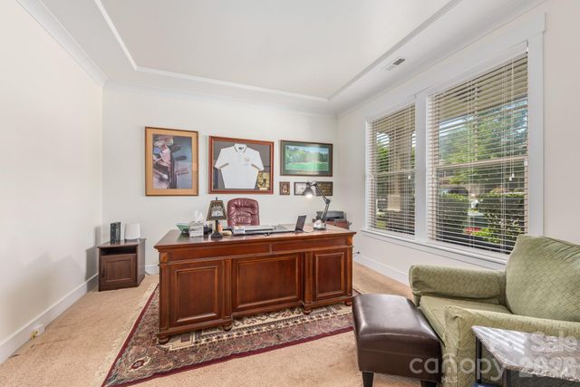 10020 Michael Crossing Drive, Charlotte, NC 28213