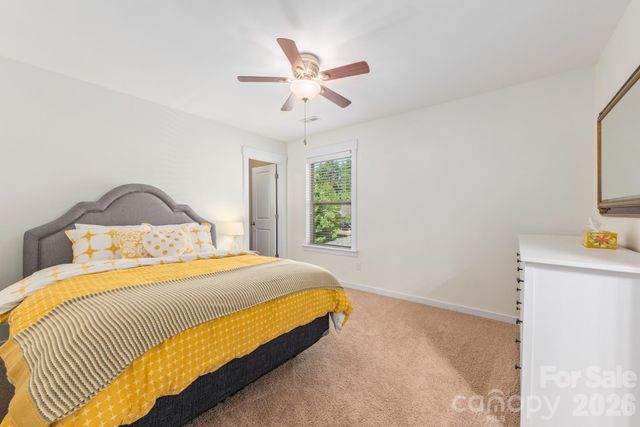 10020 Michael Crossing Drive, Charlotte, NC 28213