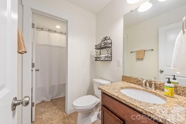 10020 Michael Crossing Drive, Charlotte, NC 28213