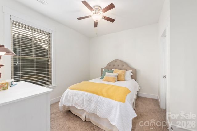 10020 Michael Crossing Drive, Charlotte, NC 28213