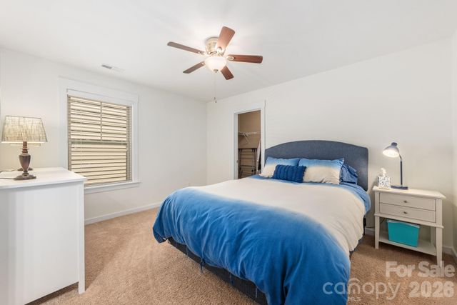 10020 Michael Crossing Drive, Charlotte, NC 28213
