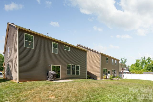 10020 Michael Crossing Drive, Charlotte, NC 28213