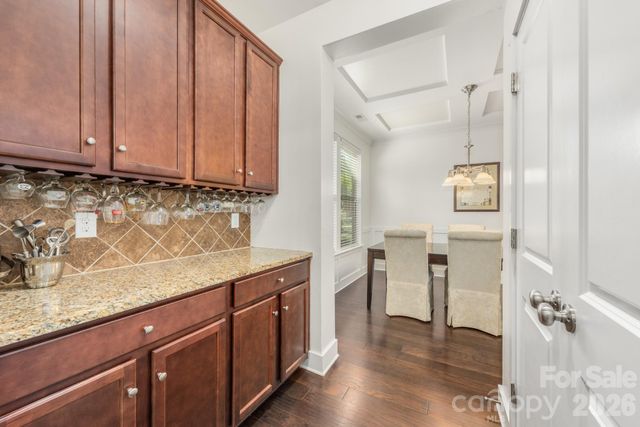 10020 Michael Crossing Drive, Charlotte, NC 28213
