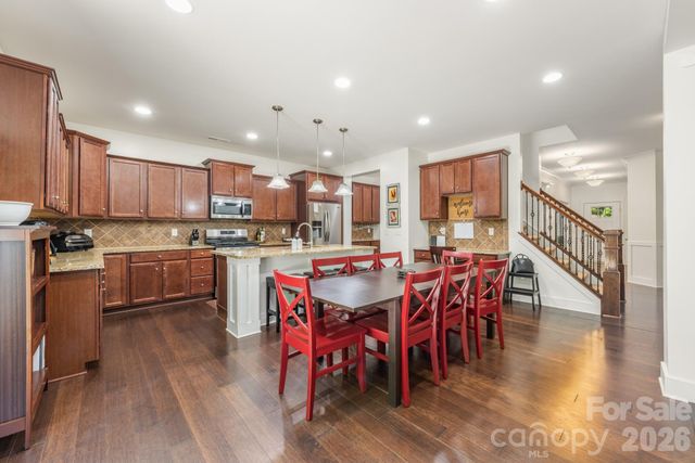 10020 Michael Crossing Drive, Charlotte, NC 28213