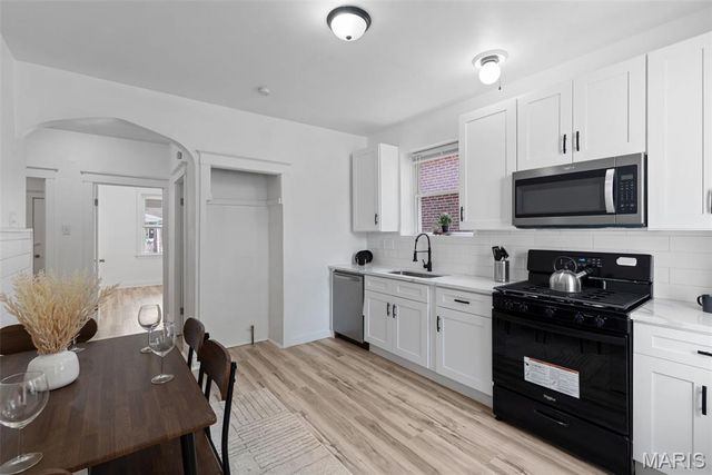6033 Carlsbad Avenue, St Louis, MO 63116