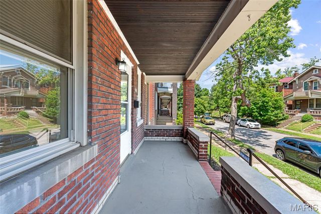 6033 Carlsbad Avenue, St Louis, MO 63116