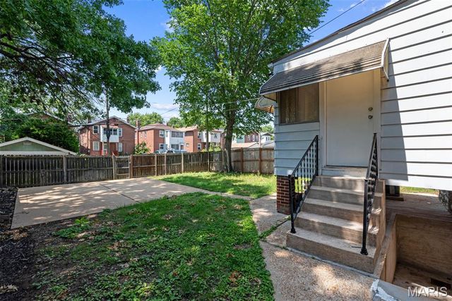 6033 Carlsbad Avenue, St Louis, MO 63116