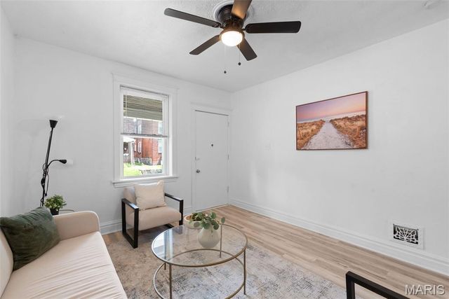 6033 Carlsbad Avenue, St Louis, MO 63116