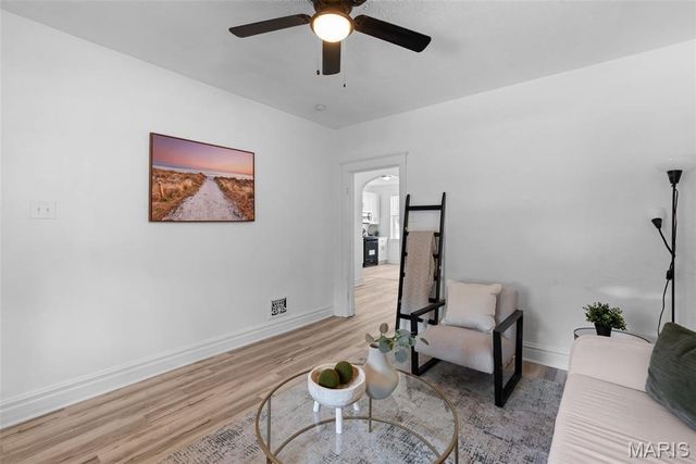 6033 Carlsbad Avenue, St Louis, MO 63116