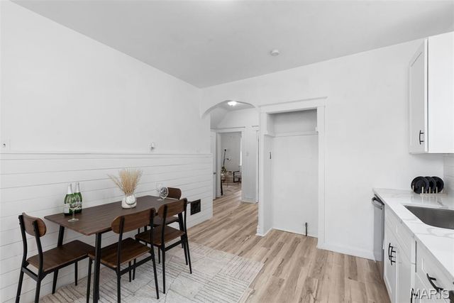 6033 Carlsbad Avenue, St Louis, MO 63116