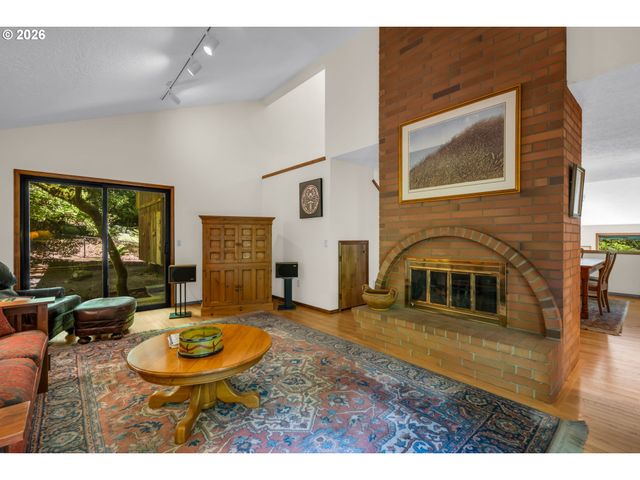 3141 ROYCE Way, Lake Oswego, OR 97034