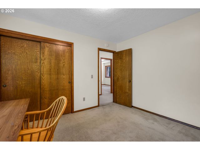 3141 ROYCE Way, Lake Oswego, OR 97034