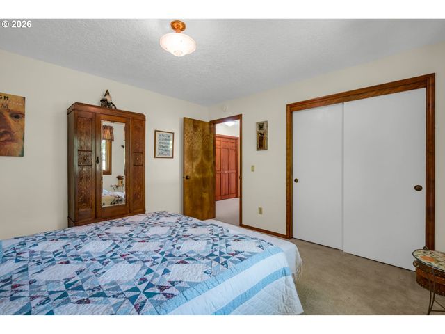 3141 ROYCE Way, Lake Oswego, OR 97034