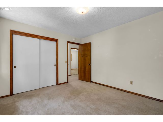 3141 ROYCE Way, Lake Oswego, OR 97034