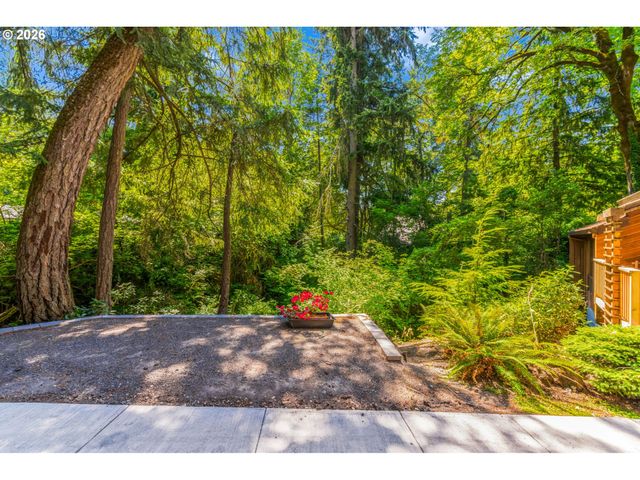 3141 ROYCE Way, Lake Oswego, OR 97034