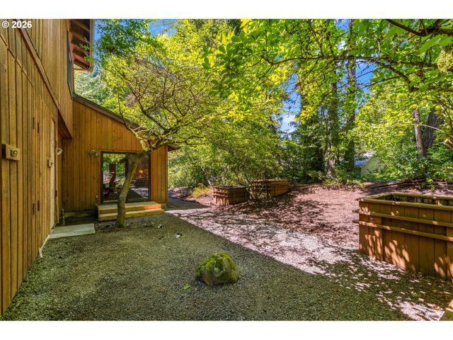 3141 ROYCE Way, Lake Oswego, OR 97034