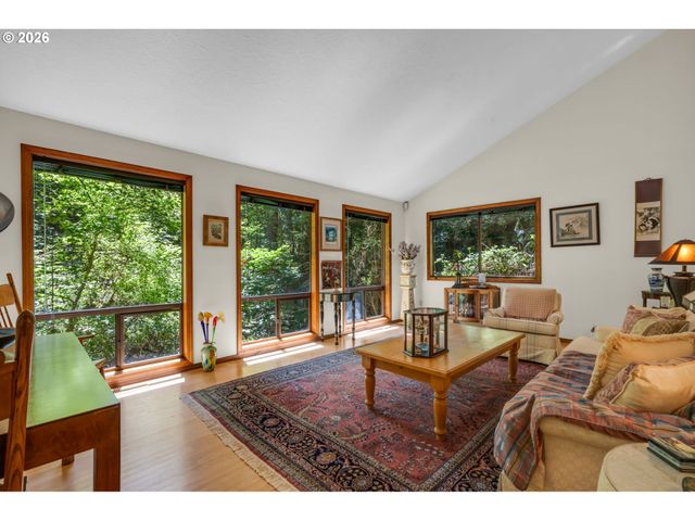 3141 ROYCE Way, Lake Oswego, OR 97034