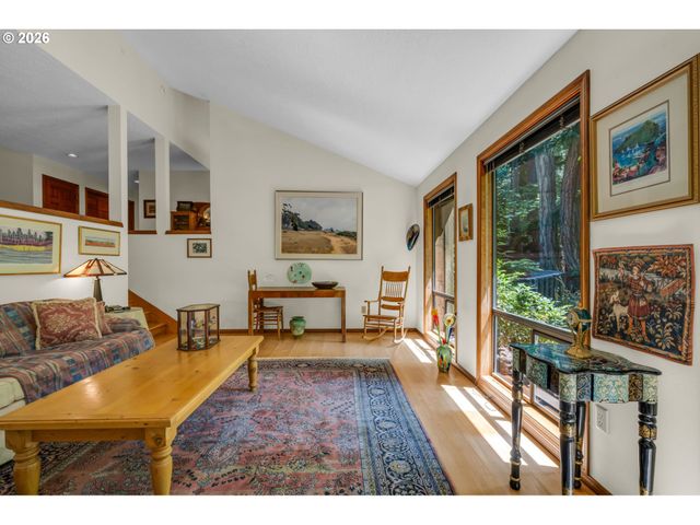 3141 ROYCE Way, Lake Oswego, OR 97034