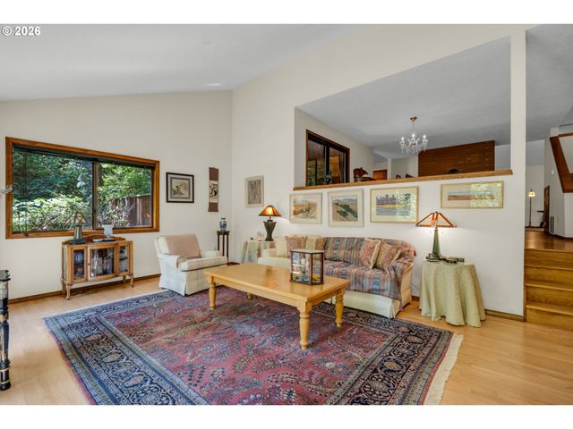 3141 ROYCE Way, Lake Oswego, OR 97034