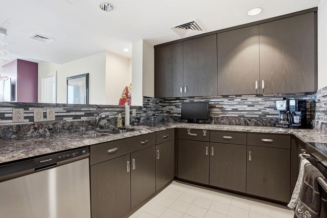 1 Miranova Place, 2030 2030, Columbus, OH 43215